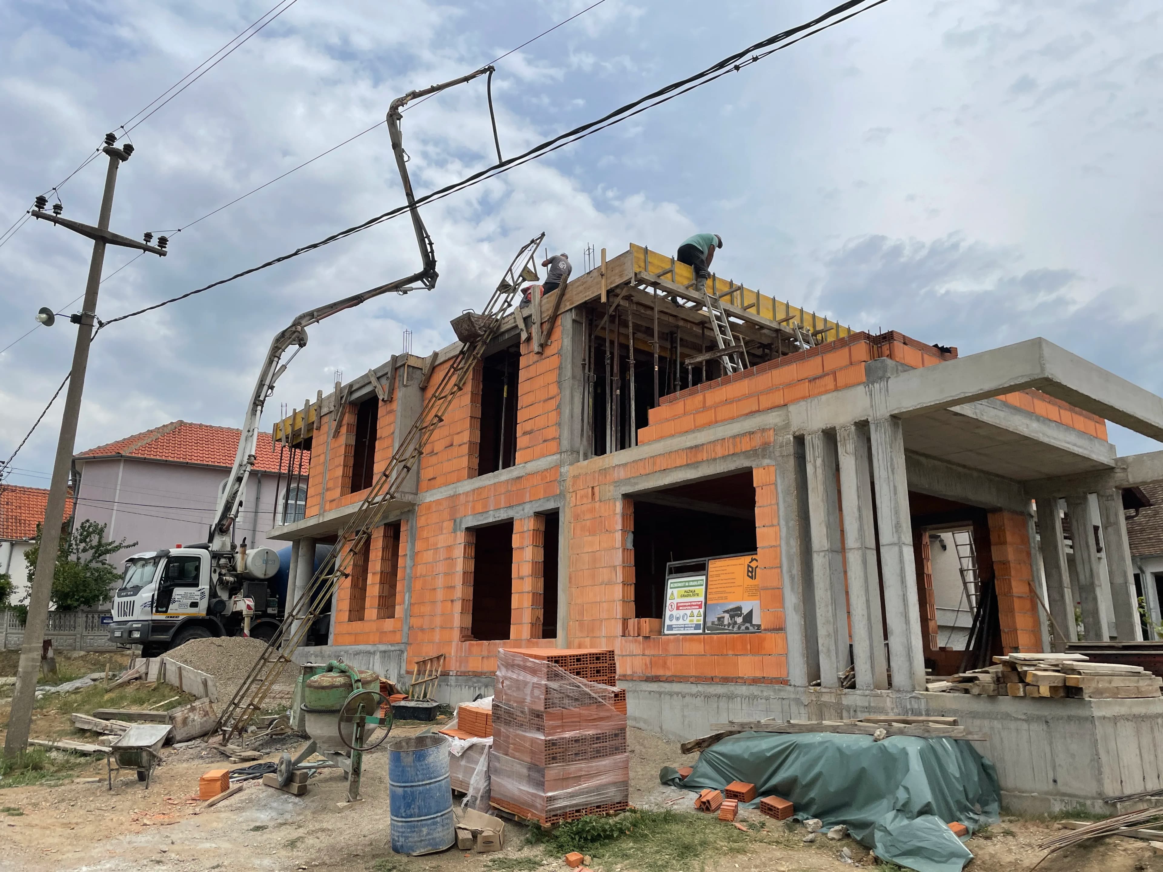 Projektovanje i izvođenje stambenog objekta u Petrovacu na Mlavi — fotografija 7