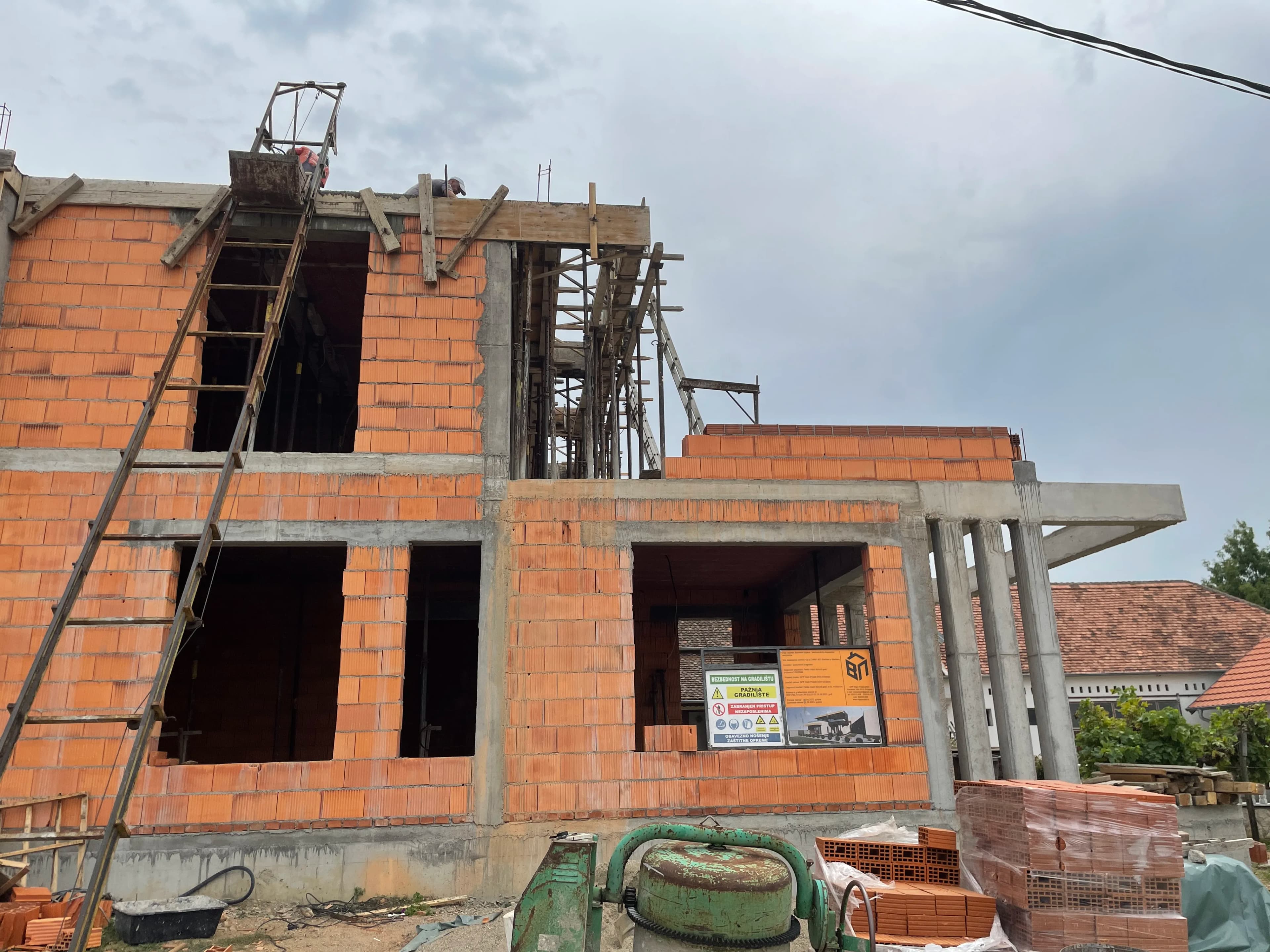 Projektovanje i izvođenje stambenog objekta u Petrovacu na Mlavi — fotografija 8