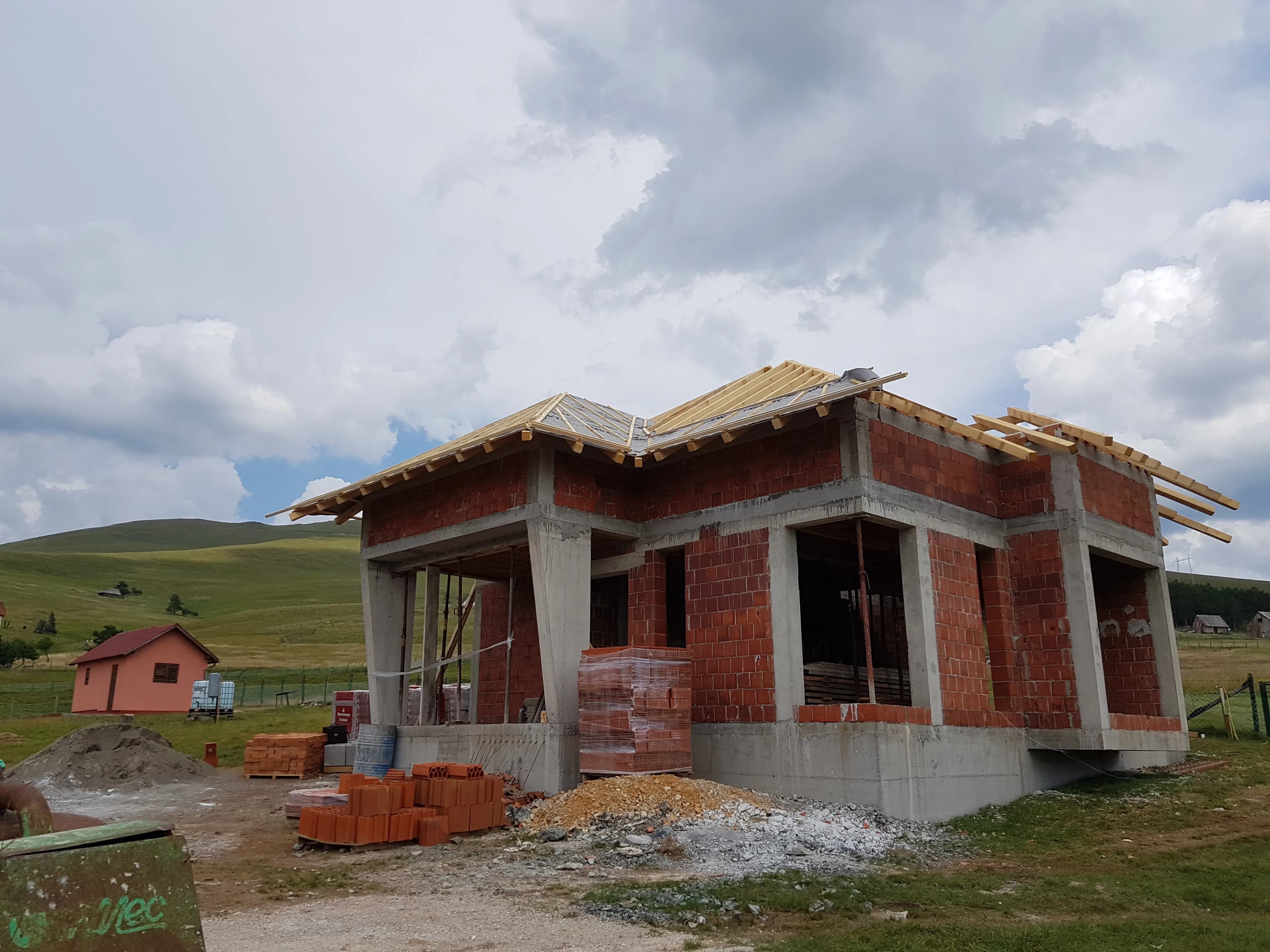 Projektovanje pomoćnog objekta u Zlatiboru — fotografija 12
