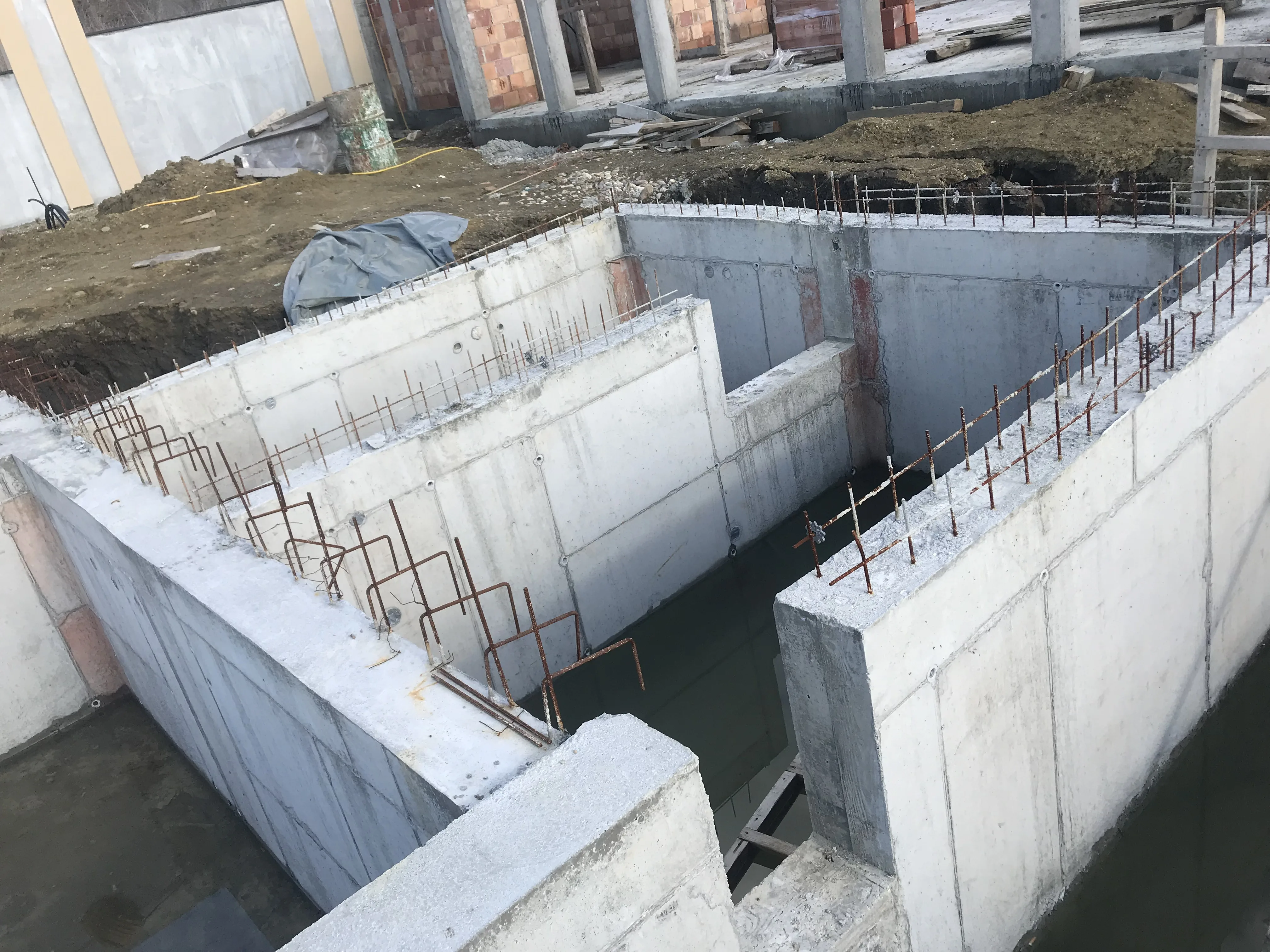 Betonski bazen Petrovac na Mlavi – gotov bazen u dvorištu