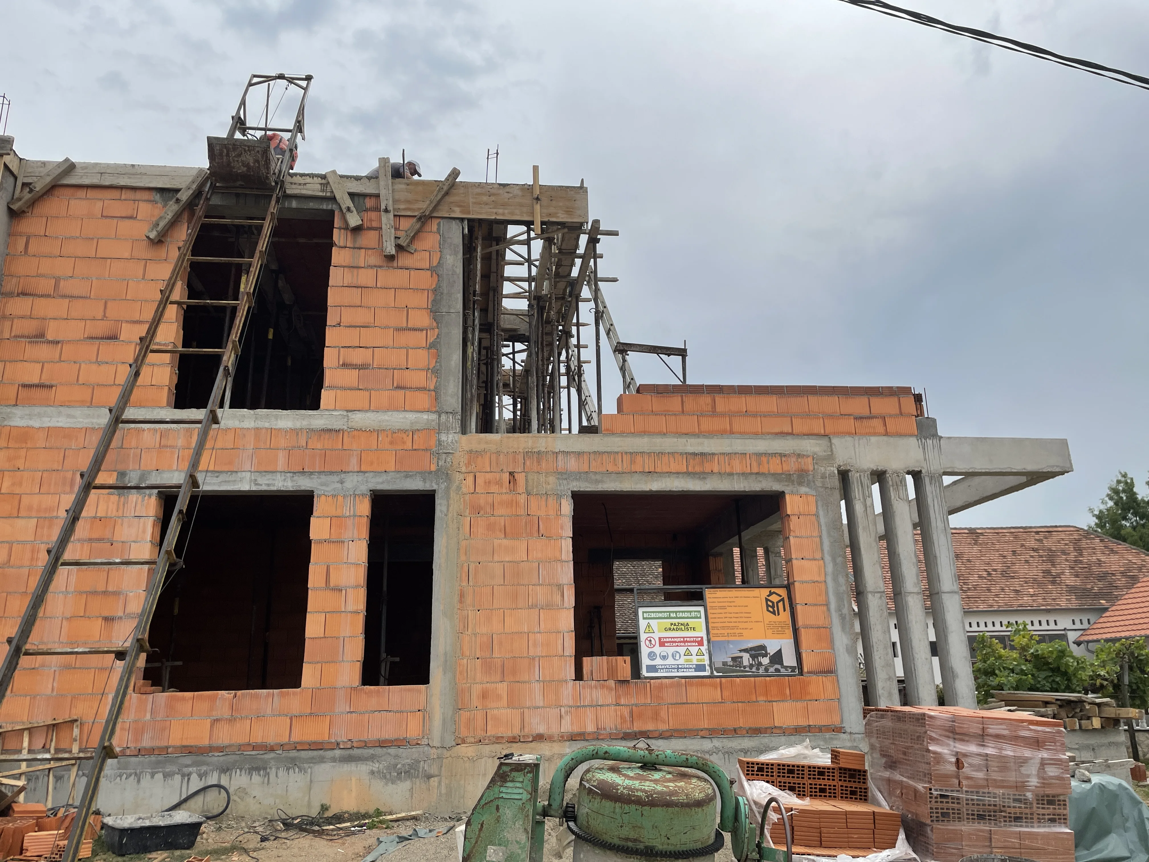 Projektovanje i izvođenje stambenog objekta u Petrovacu na Mlavi — fotografija 8